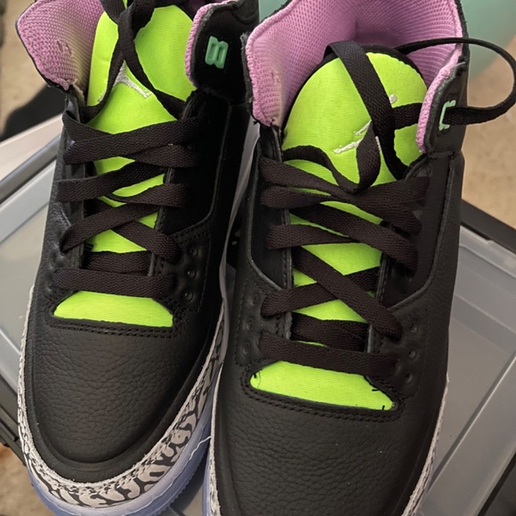 Shoes - Picture 2 of 2